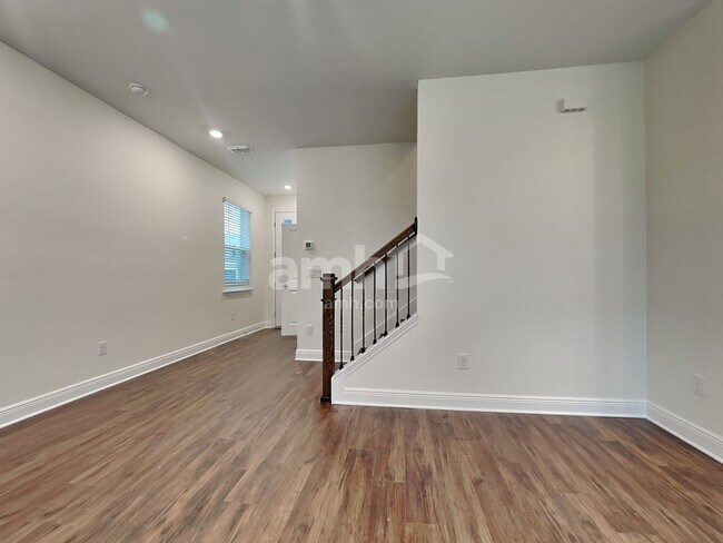 Photo - 27333 St Andrews Ave