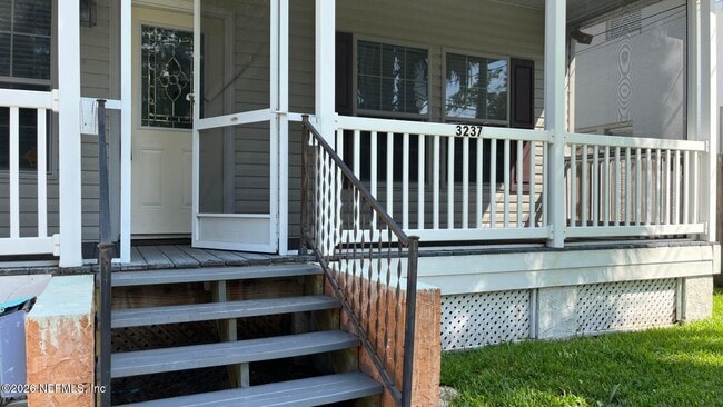 Photo - 3237 Mayflower St