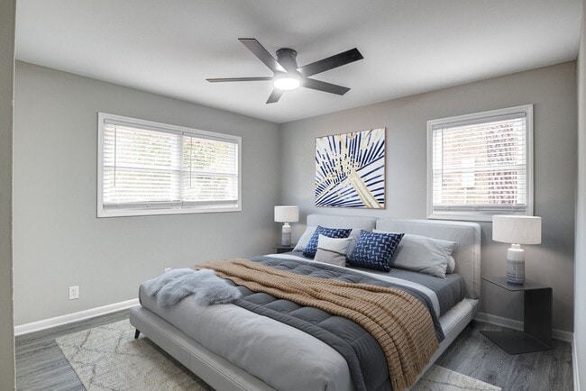 Photo - 2 Bed 1 Bath walking distance to downtown Chapel Hill and UNC Unit 106