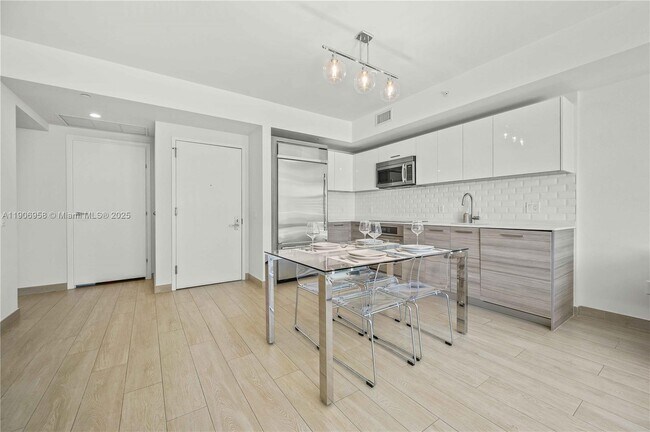 Photo - 1300 Brickell Bay Dr Unidad 1603