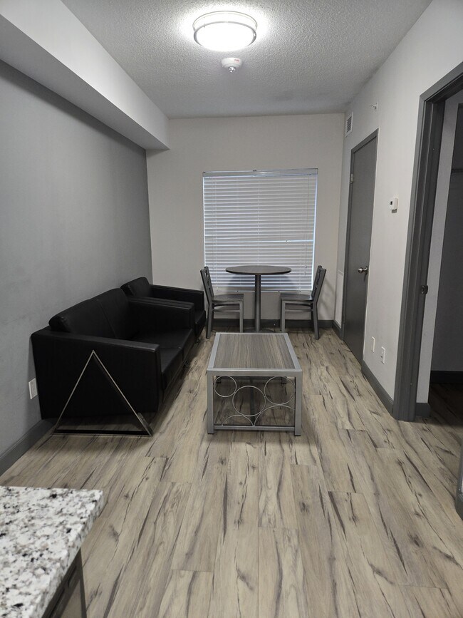 Photo - 258B-258B Sunview St