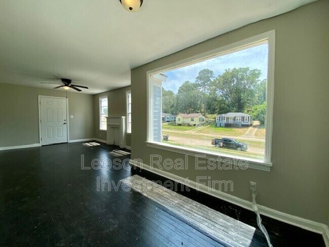 Photo - 3524 Michigan Blvd