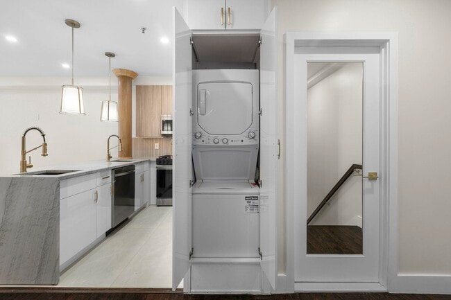 Photo - 556 1st St Unit 1