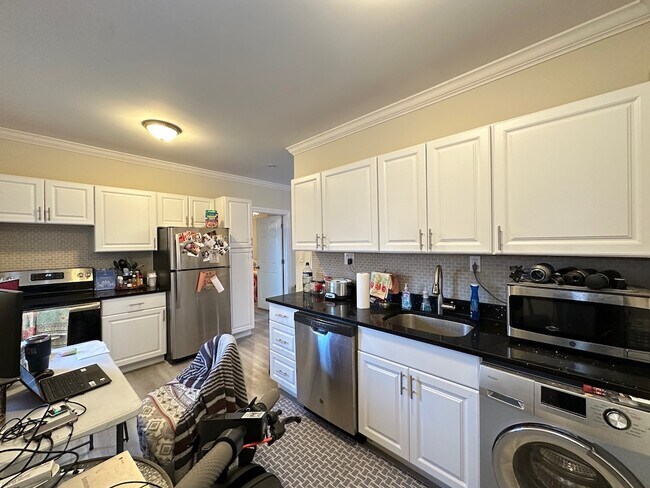 Photo - 648.5 W Roscoe St Unit N2