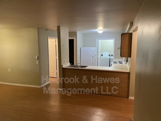 Photo - 4531 Boardwalk Dr Unit Y - Y-2