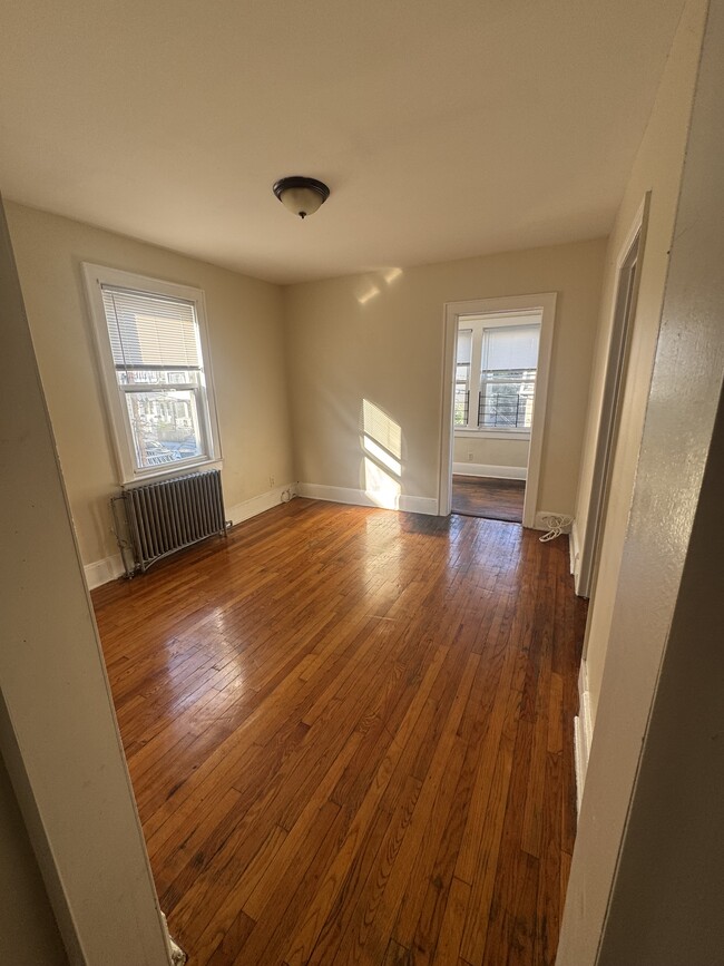 Building Photo - 55 Bostwick Ave Unit 2 Rental