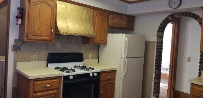 Photo - 2410 University Ave NE Unit Upper