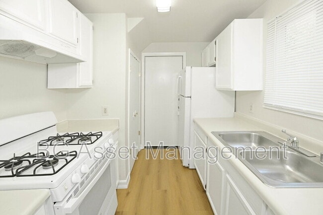 Photo - 810 Third St