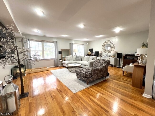 Photo - 100 Glenridge Ave