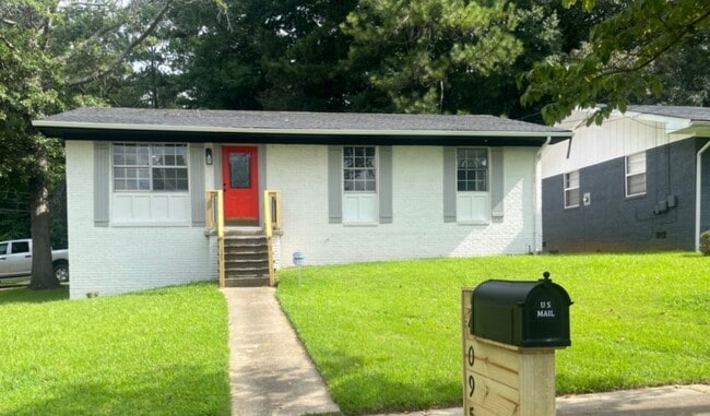 Building Photo - 4095 Ester Dr SW
