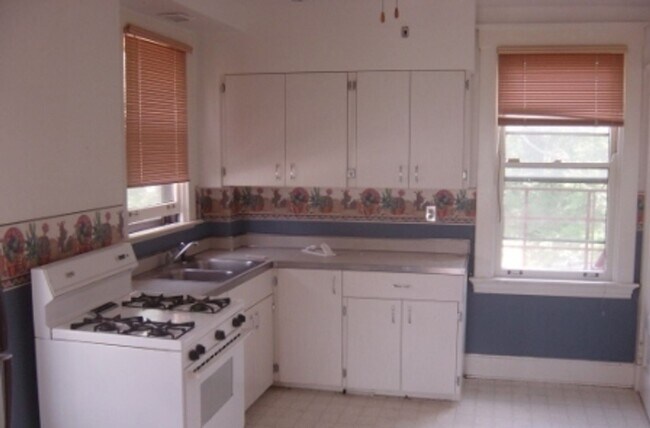 706 Trenton Ave Unit 2