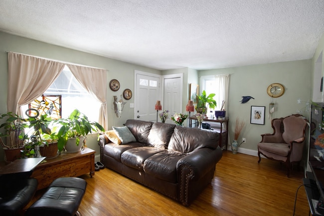 Living Room - 93 Clayton St