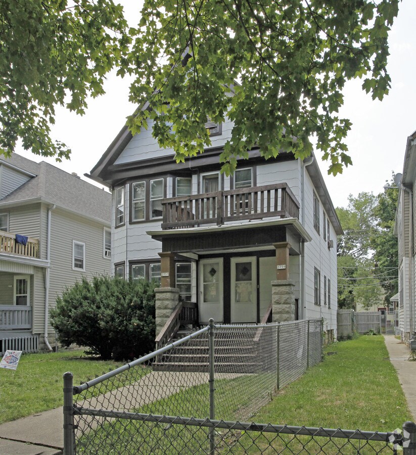 Photo - 2757-2759 N 36th St