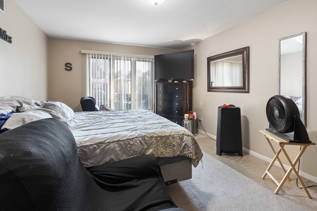1105 N 19th Ave Unit 2