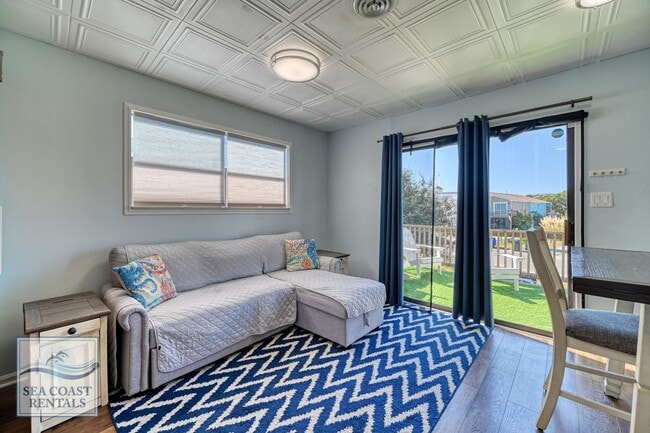 Photo - PERFECT ONE BEDROOM OFF-SEASON RENTAL AVAILABLE AFTER LABOR DAY