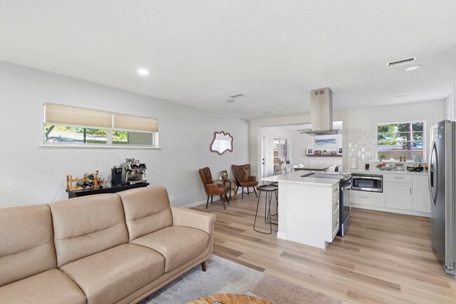 Photo - 4206 W Iowa Ave