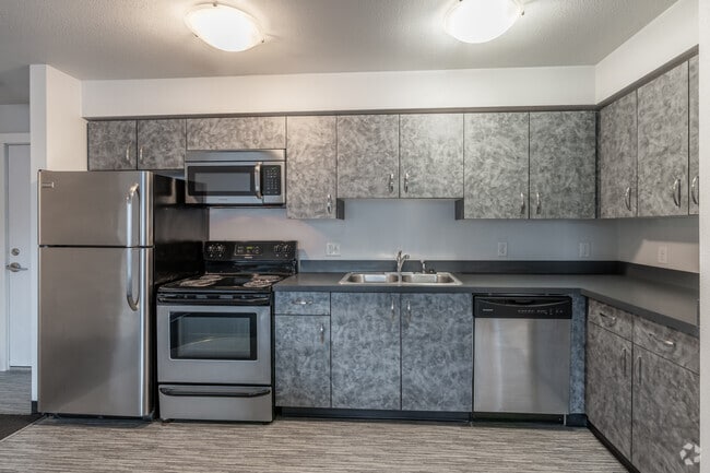 3BR, 2BA - 1,081SF - Kitchen
