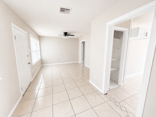 Photo - 603 Wisteria St
