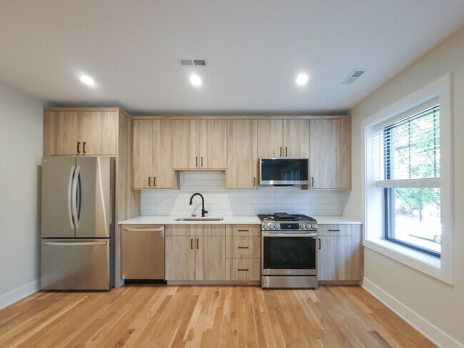 Photo - 2017 W Ainslie St Unit 2