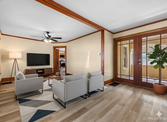 Photo - 503 N River Rd