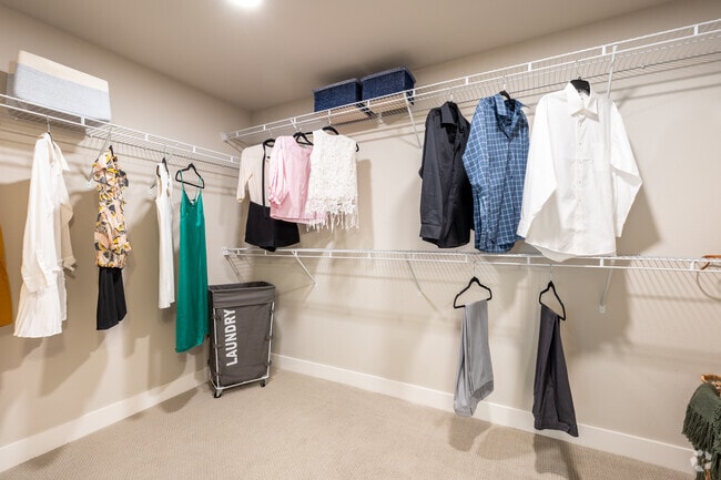 Walk-in Closet