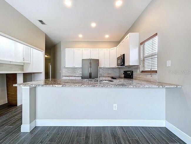 Photo - 2049 Darlington Oak Dr