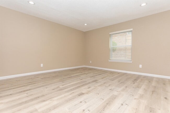 Photo - 9707 Timberside Dr