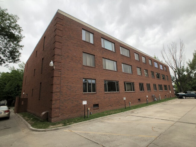 Photo - 2 Bedroom/1 Bathroom Available Near UND Unidad #15