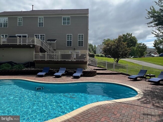 Photo - 8002 Middlebury Dr