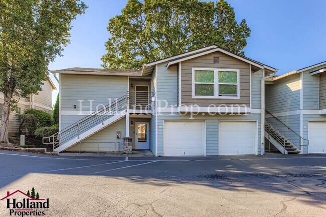 Building Photo - Fantastic 2 Bedrooms Condo in the Heart of...