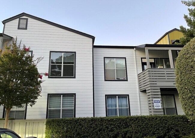 Photo - Montage Apartments