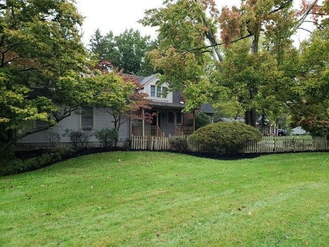 Building Photo - 926 Tibbetts Wick Rd Rental