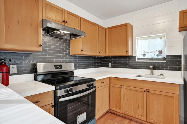 Photo - 249 SW 4th St Unit 1