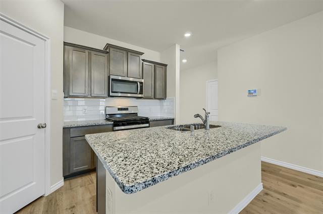 Photo - 804 Honey Maple St