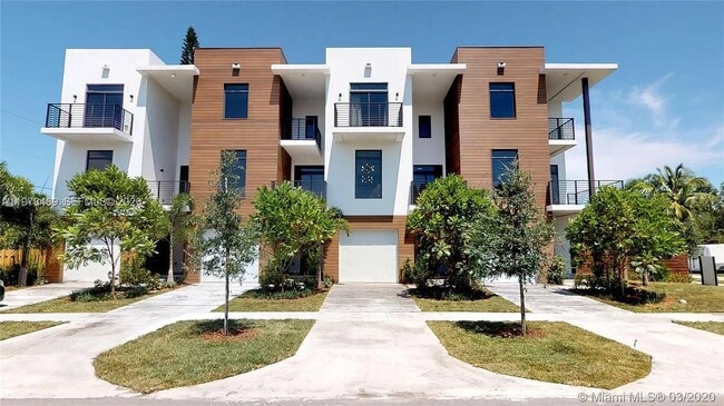 Building Photo - 1503 N 17th Ave