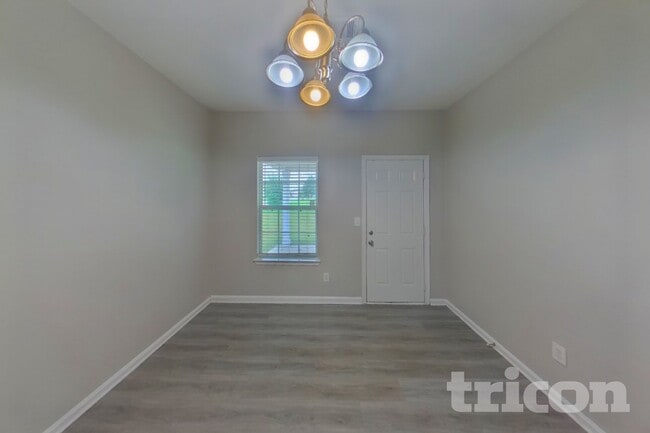 Photo - 15 Silver Willow Walk