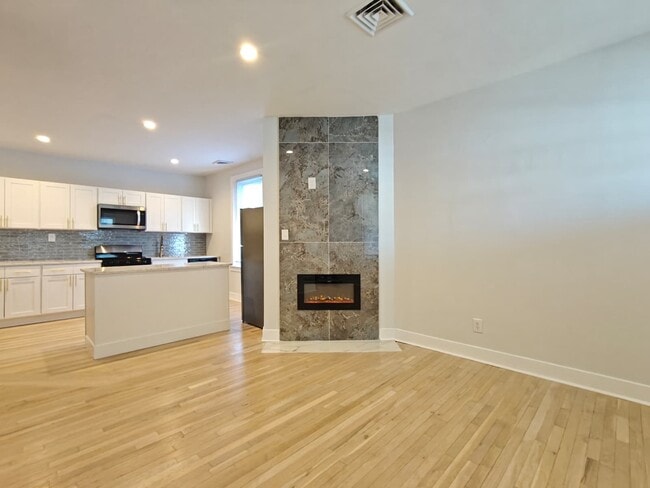 Photo - 6142 Locust St Unit B