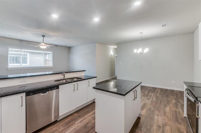 Photo - 644 Blackland dr