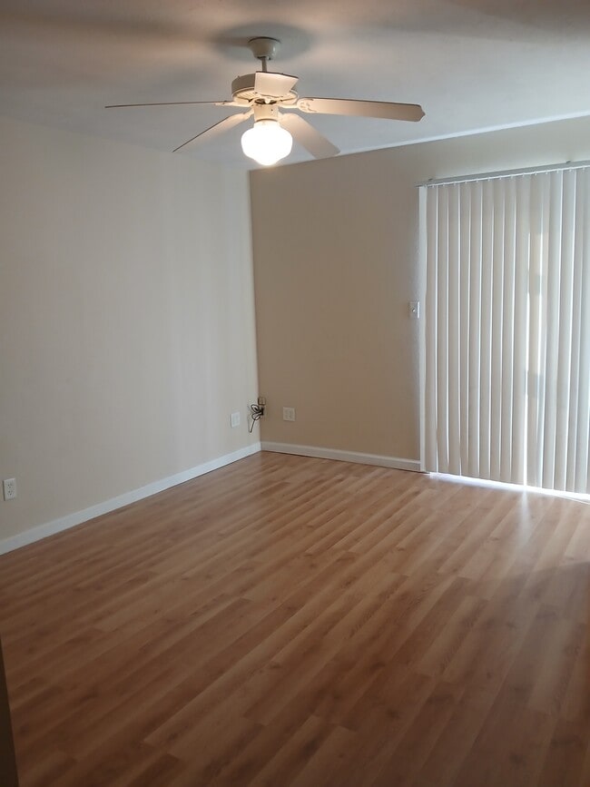 Photo - 510 S Poplar St