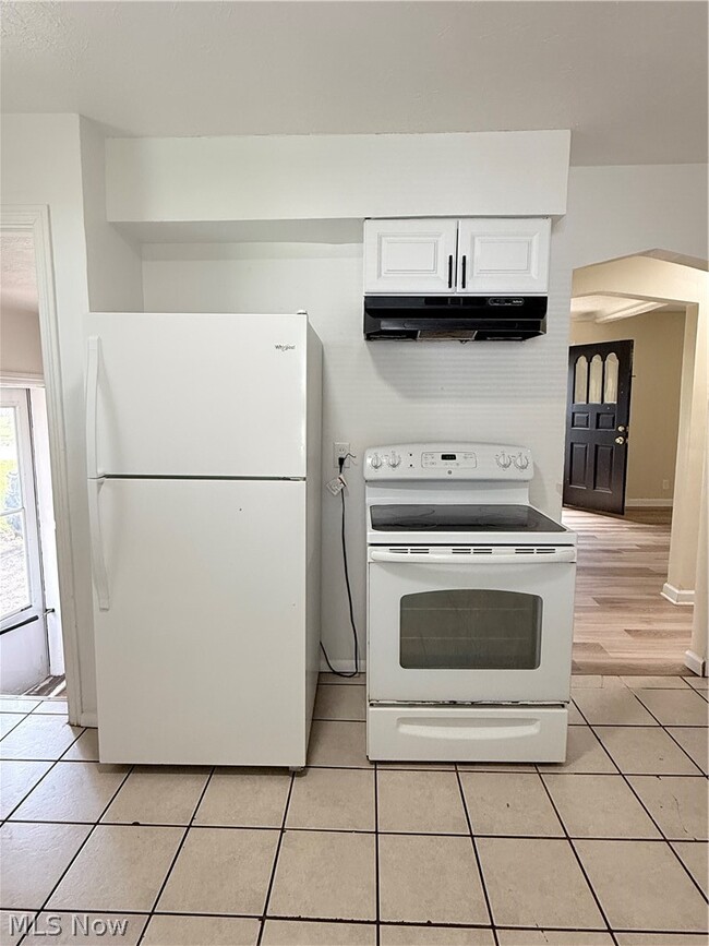 Photo - 18505 Raymond St