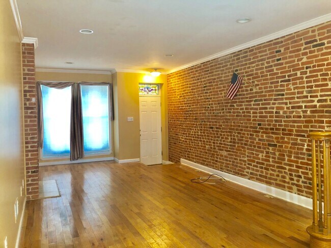 Photo - 1619 Belt St