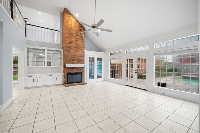 Photo - 3622 Springhill Ln