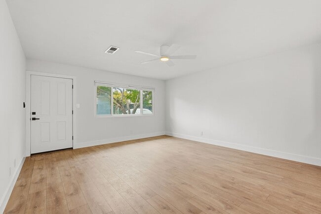 3911-3917 Solano Ave