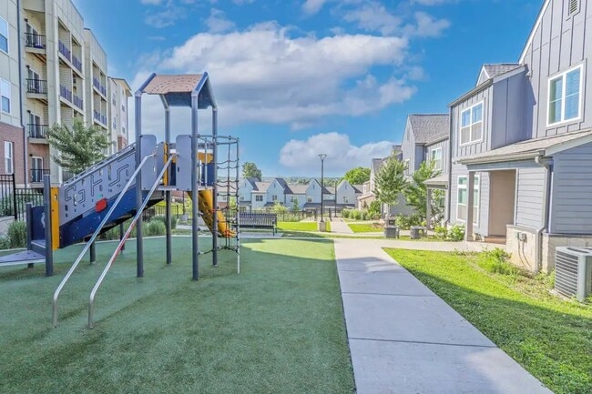 Photo - 607 Lenore St