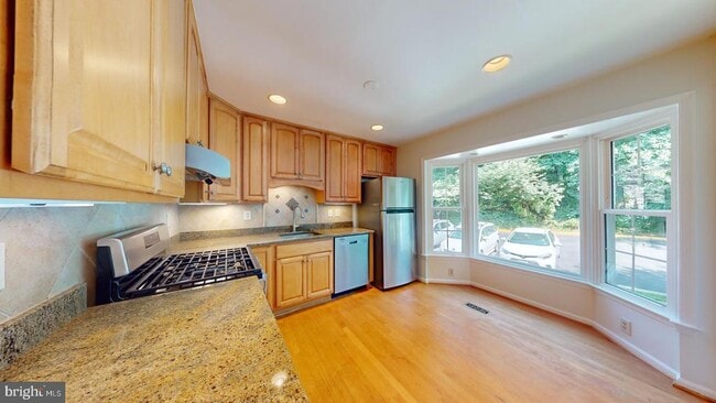 Photo - 5739 Oakshore Ct