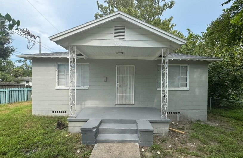 Photo - 2715 Myrtle Ave N
