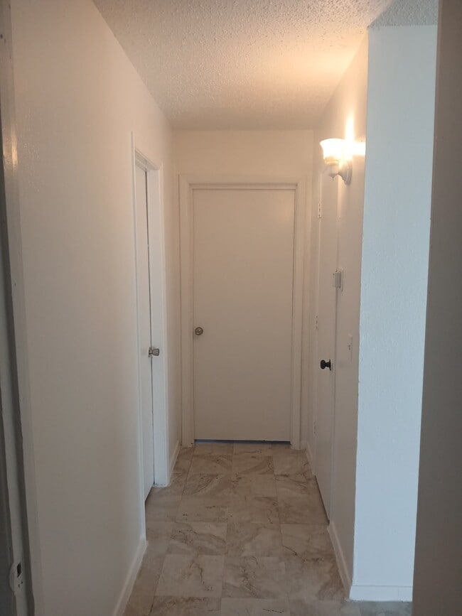 Photo - 1406 E 1st St Unidad 8