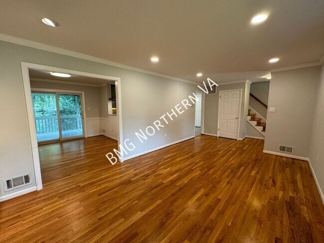 Photo - 5406 Gainsborough Dr