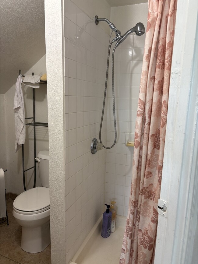 Photo - 144 E 60th St Unidad 142 1.2