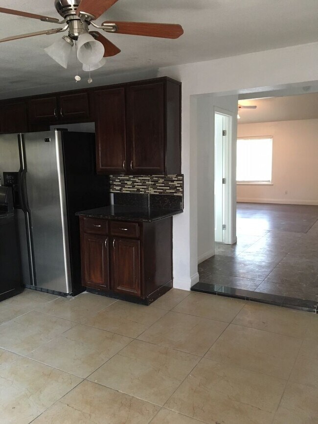 Photo - 913 Shadow Mountain Pl Unit 1